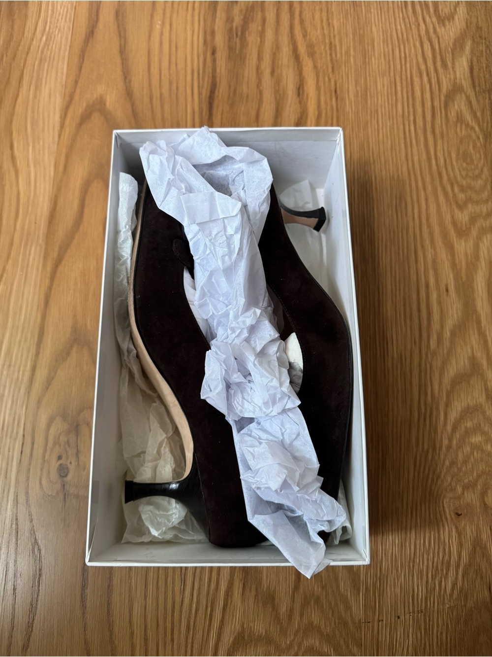 Manolo Blahnik Brown Suede Circle Buckle Pumps Rare, EU 39.5 US 9.5 Heels - Picture 3 of 11